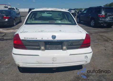2006 Mercury Grand Marquis Gs z USA, uszkodzony, nr VIN 2MEFM74V46X620565